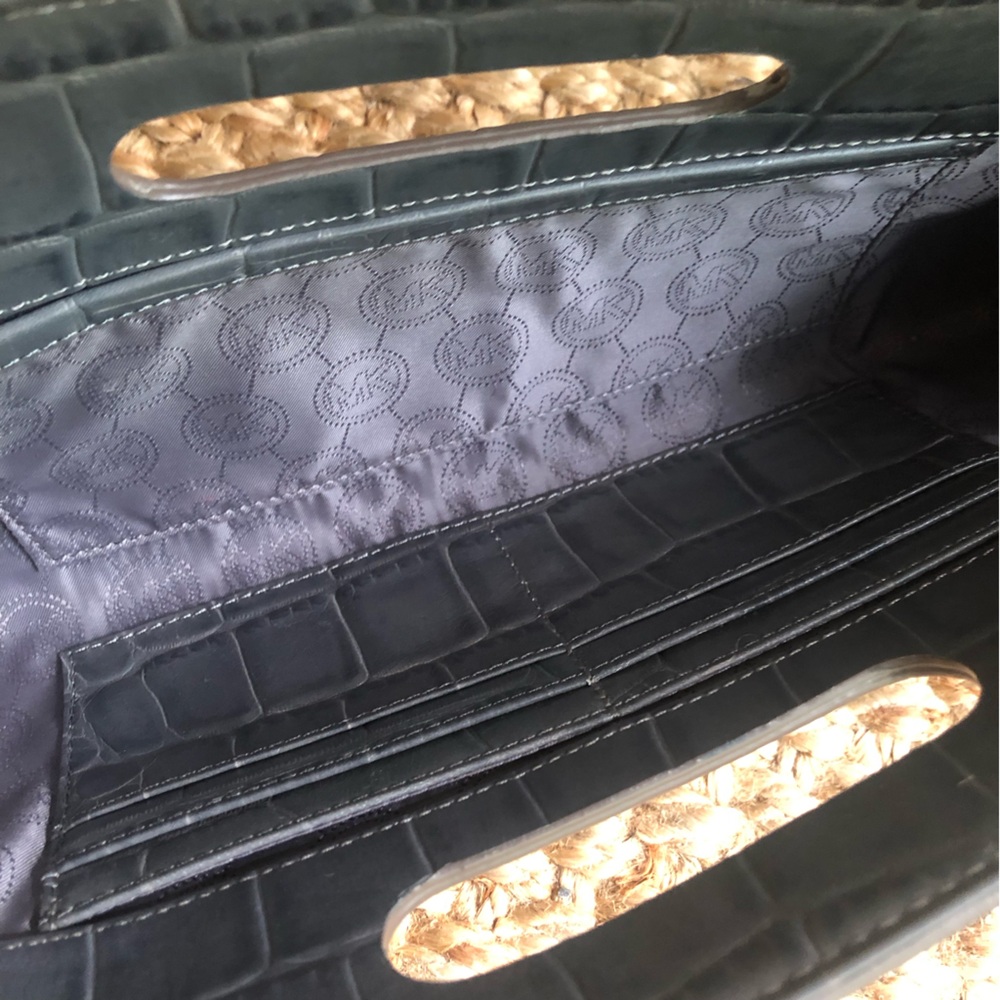 New: Michael Kors Tilda Clutch w Optional Strap. Moc Croc Embossed Leather. - Picture 10 of 14